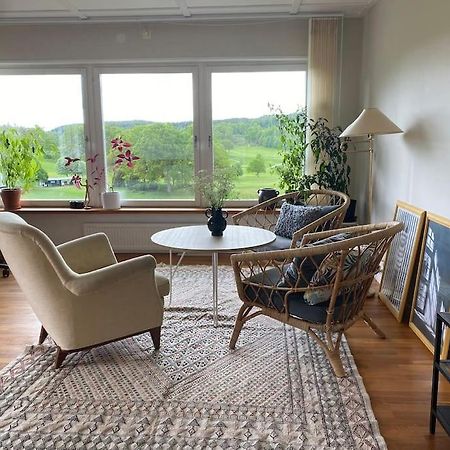 Apartment Right Next To The Golf Course And With The Ocean Just Around The Corner Ljungskile Extérieur photo