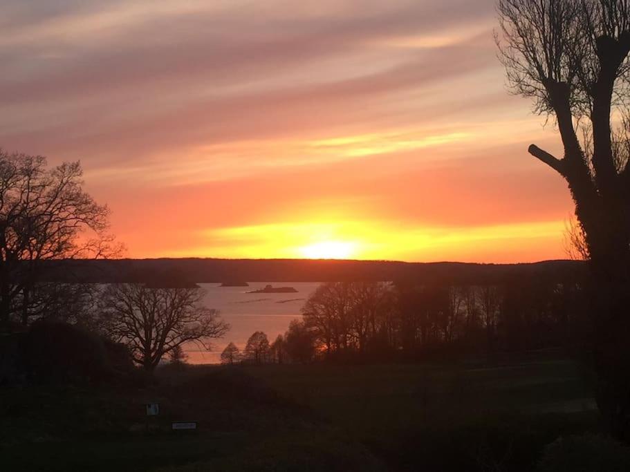 Apartment Right Next To The Golf Course And With The Ocean Just Around The Corner Ljungskile Extérieur photo